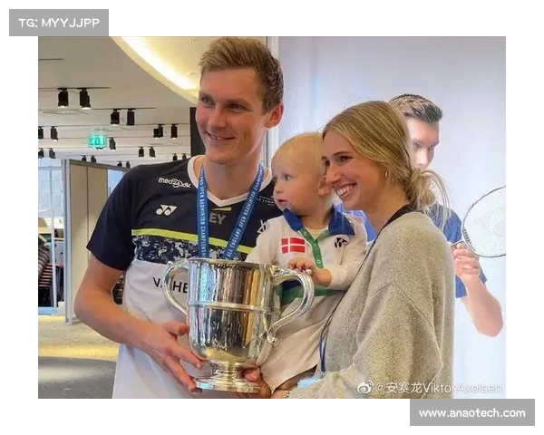 安赛龙与家人共度假期温馨时光 分享家庭度假照片展现悠闲生活